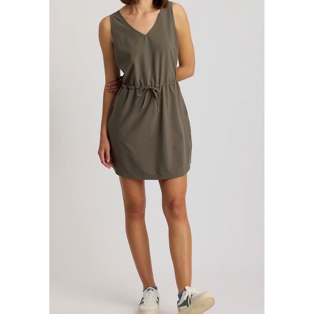 🆕 FREE FLY Breeze Smokey Olive UPF 50+ Performance Sleeveless Mini Dress S
